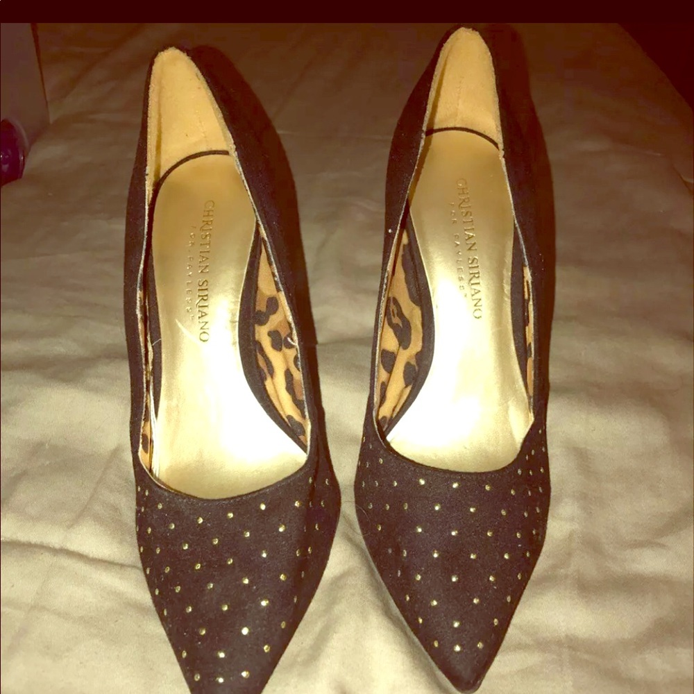 SUPER ADORABLE BLACK SUEDE PUMPS